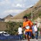 Salah satu peserta Golo Mori Sunset Run tengah menuju garis finis. Dok. Ist