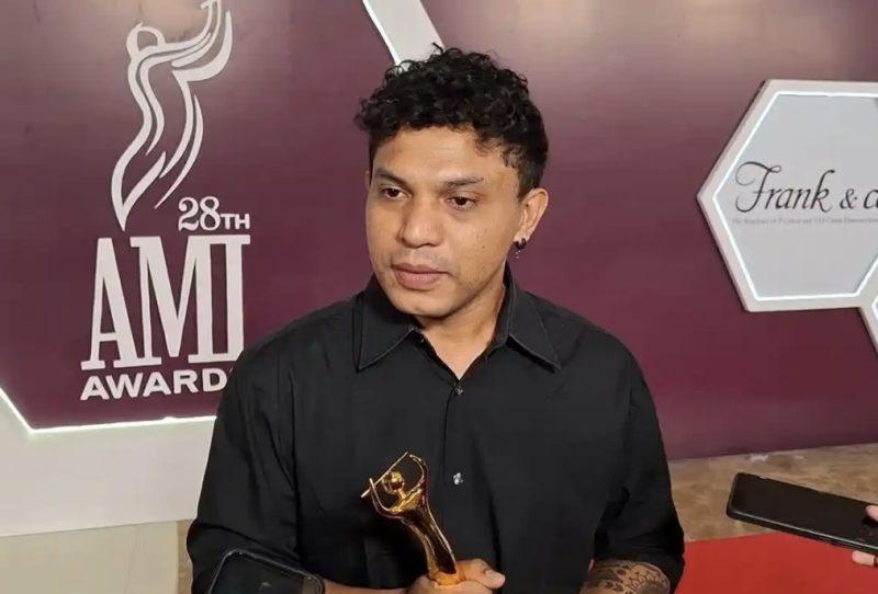 Silet upen Up Pencipta Lagu 